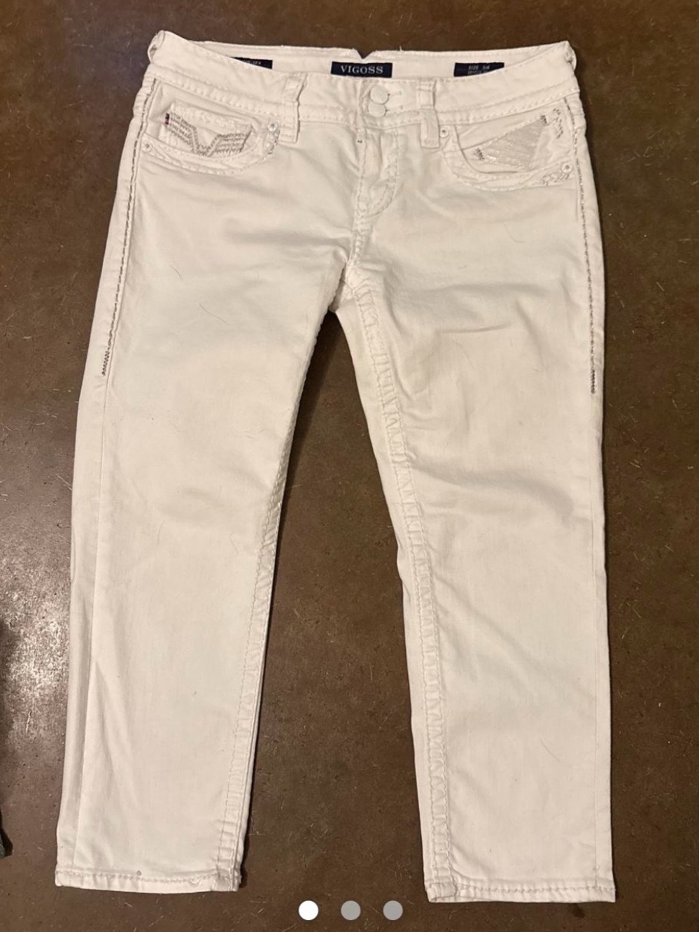Vigoss Low-Waist White Denim capris Jeans with Navy Label